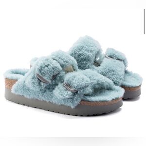NWT Birkenstock Arizona Big Buckle Shearling Tedding in Faded Aqua